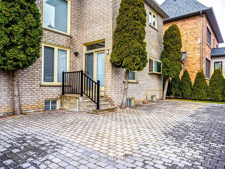 229 Baker Ave — Photo 36