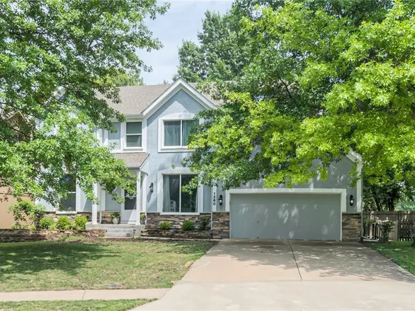 1260 E Sheridan Bridge Ln, Olathe, KS 66062