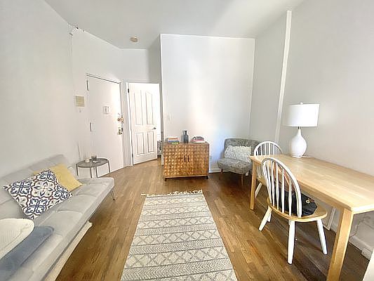 3rd image of 507 E 81st St APT 7