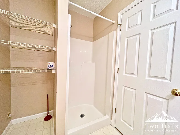707 Farmington Cir — Photo 10