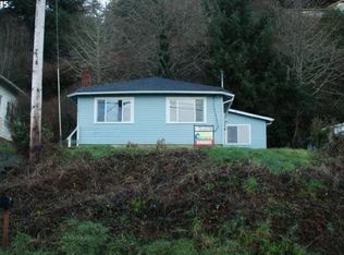 402 Elm Ave, Reedsport, OR 97467