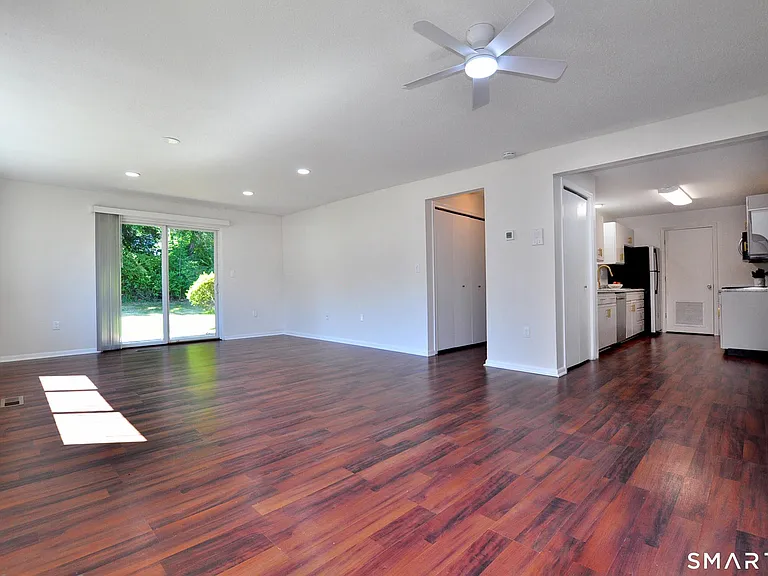 51 Hilltop Dr #51 — Photo 5