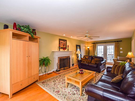 3rd image of 4409 Kings Court Dr