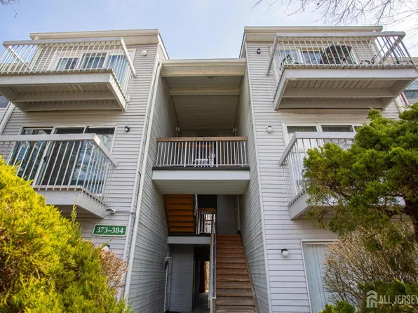 378 McDowell Dr, East Brunswick, NJ 08816