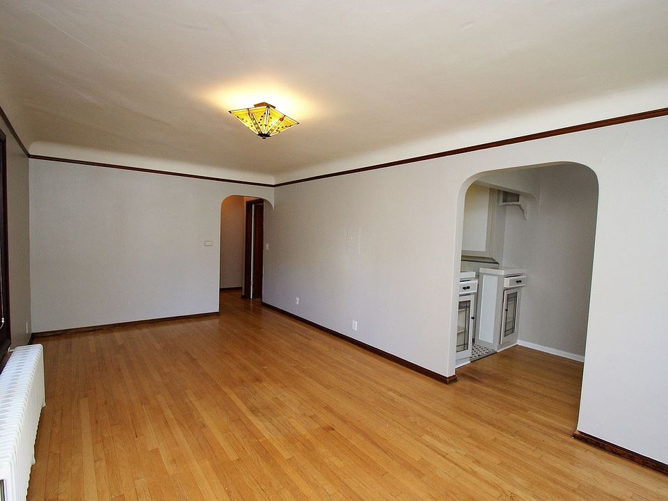 1st image of 616 4th Ave W APT 201