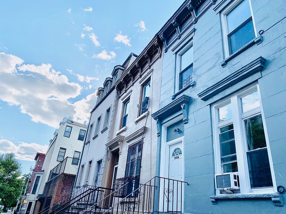 1st image of 789A Willoughby Ave APT 1