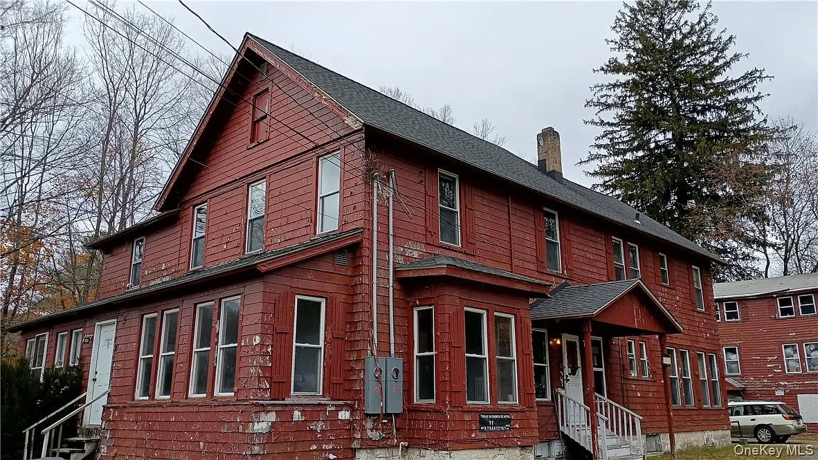 4 bed, 1.0 bath, 1000 sqft, $1,600 — Photo 1