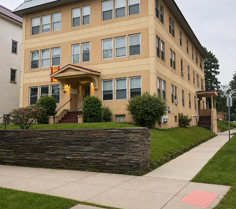 2 Grand Blvd #10