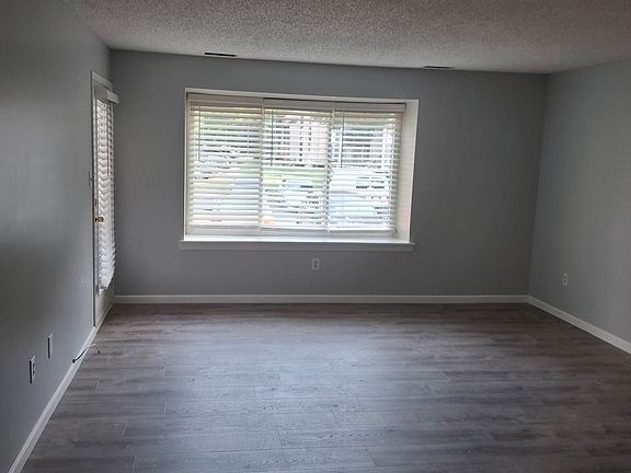 4th image of 4206A Aberdeen Dr