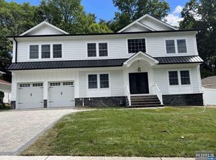 266 Van Saun Dr, River Edge, NJ 07661