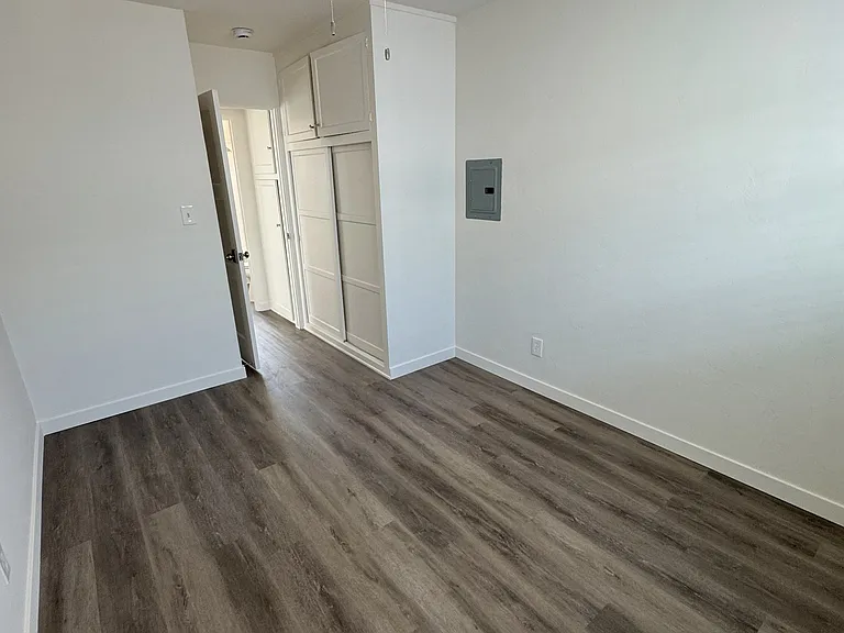 5058-68 Santa Monica Ave #5064.5 — Photo 7