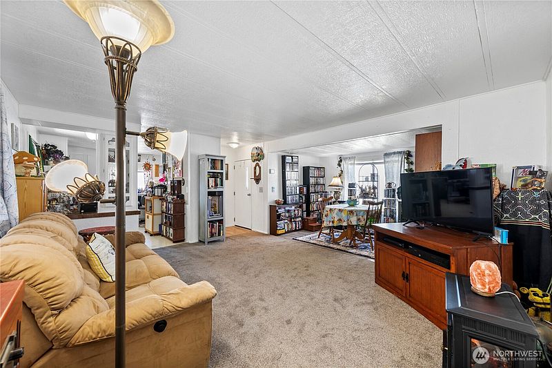 5th image of 16600 25th Avenue NE #75