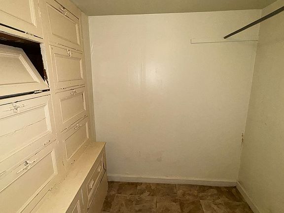 5th image of 545 4th St APT 1