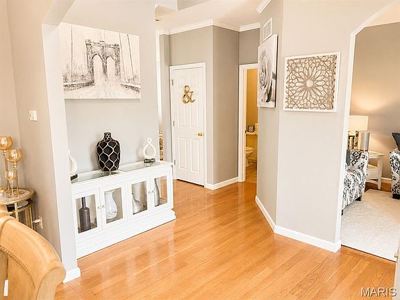 2nd image of 1126 Manor Cove Dr