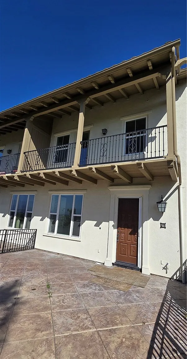 2 bed, 2.5 bath, 1619 sqft, $3,500 — Photo 3