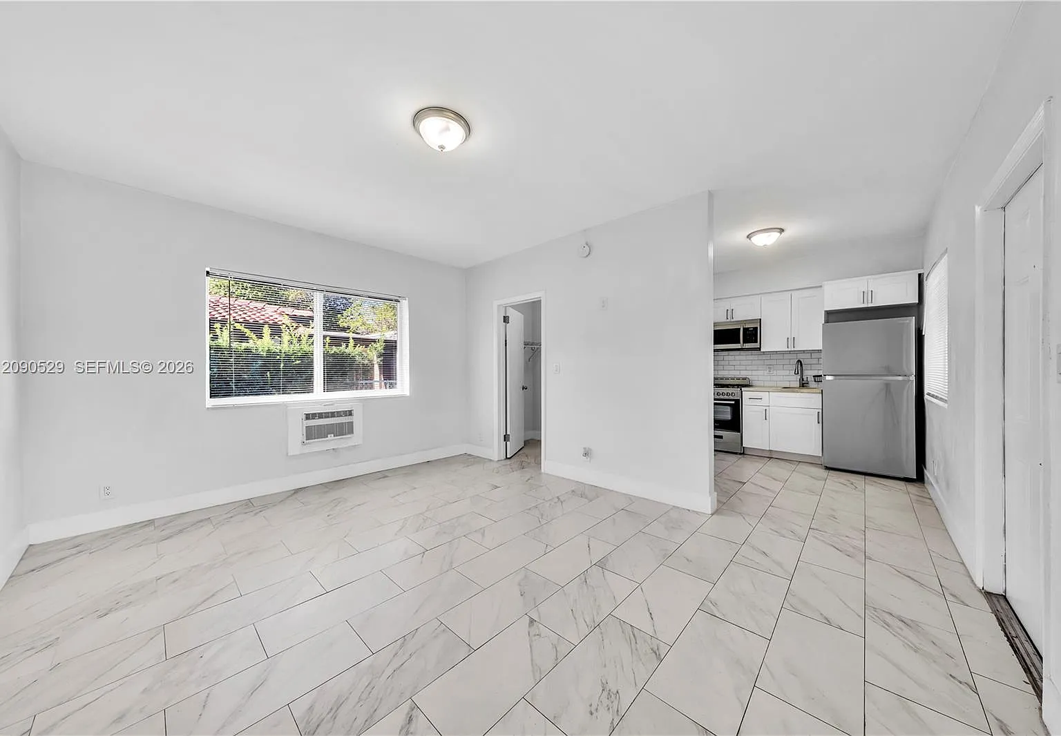 Hollywood South — Photo 3