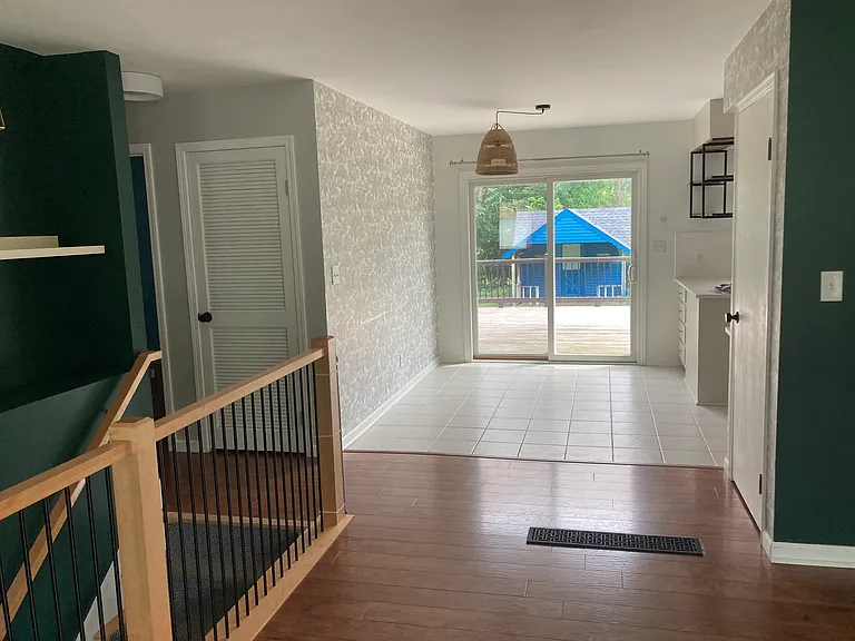1202 Woodlawn Ave — Photo 8