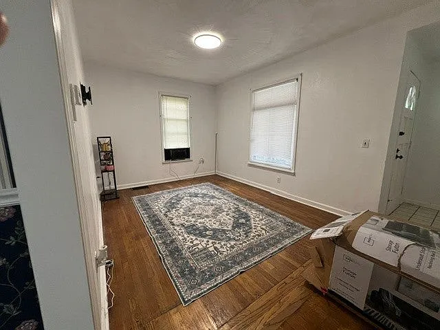 2 bed, 1.0 bath, 750 sqft, $1,350 — Photo 3