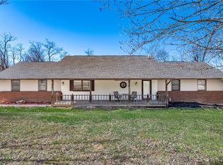 3675 Sunset Dr, Zanesville, OH 43701