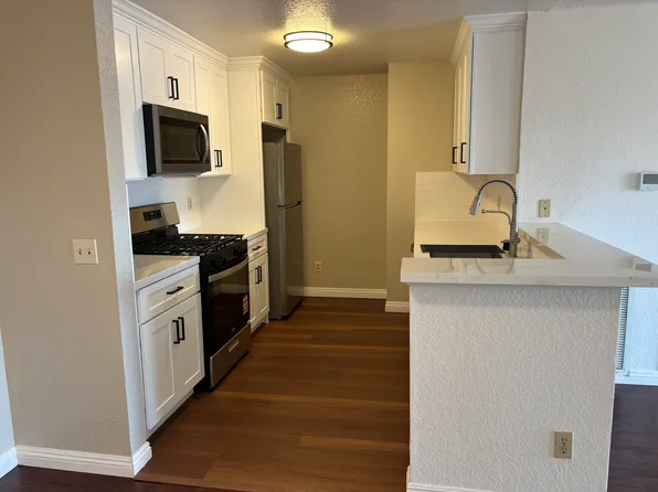 5810 W Olympic Blvd APT 203, Los Angeles, CA 90036