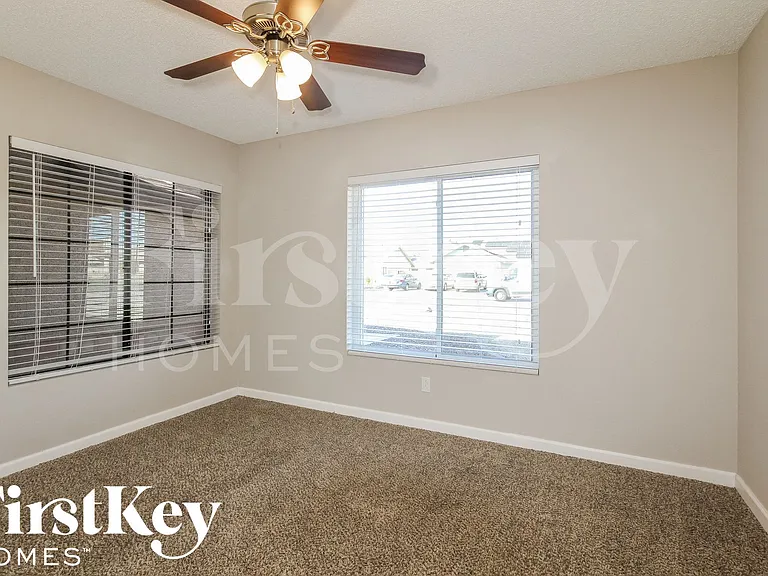 7619 W Brown St — Photo 11