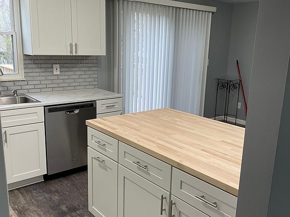 4th image of 197 Donna Ct