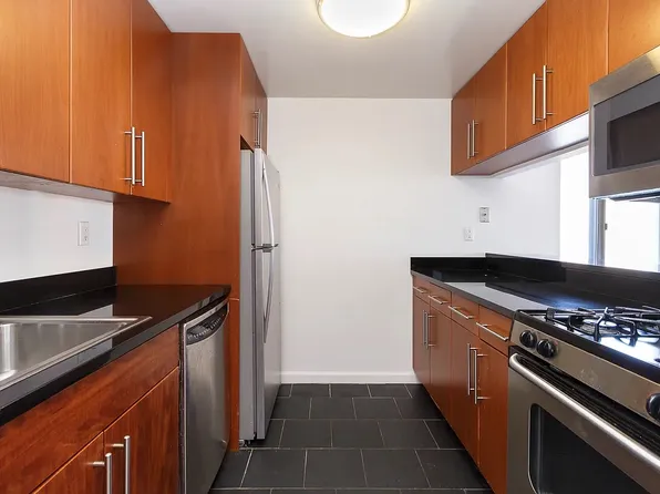 300 West 135th Street 6B image 3 of 29