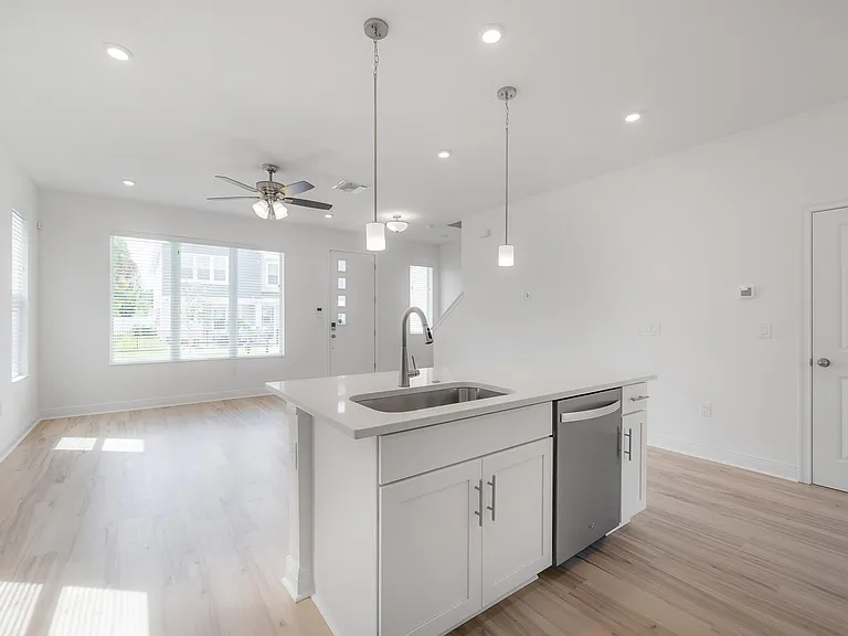 2703 W Fig St #1 — Photo 10