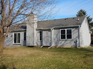 2300 Kestrel Ln, Waukesha, WI 53189