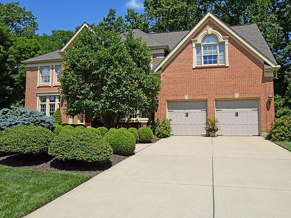 2nd image of 208 Lexington Dr
