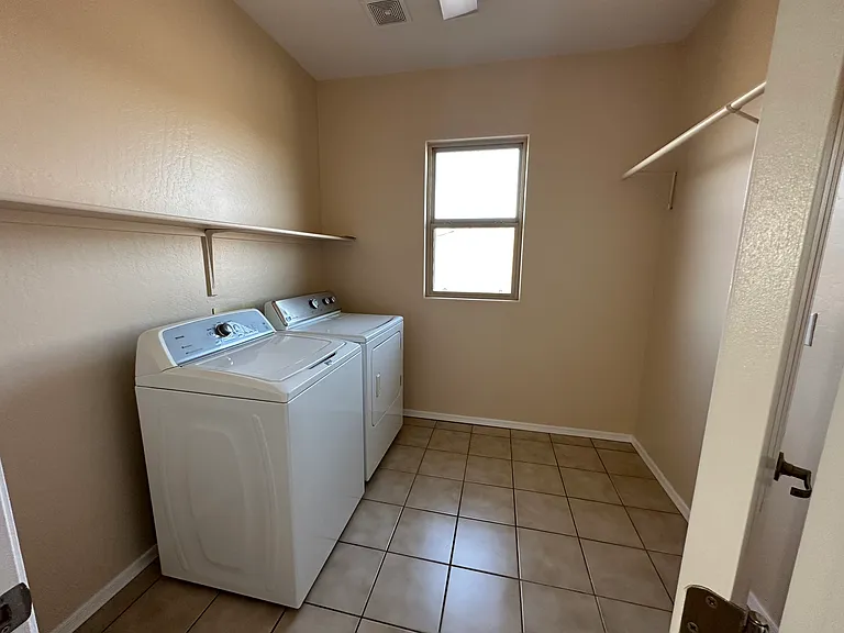 15902 W Fillmore St — Photo 9