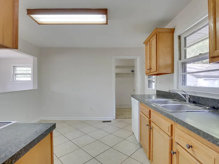 106 Woodhaven Rd — Photo 15