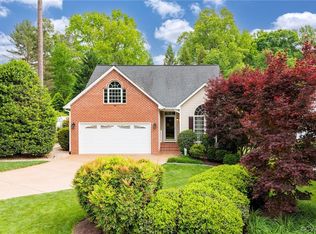 8701 Rockcrest Ct, North Chesterfield, VA 23235