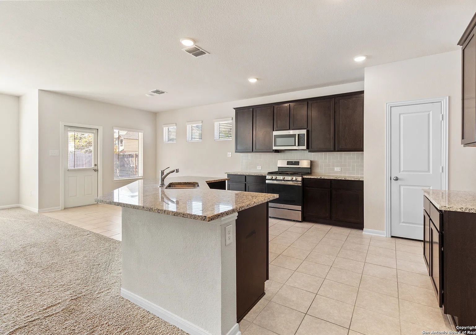 8904 Portobello Way — photo 6