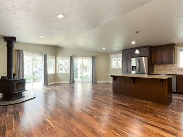 55616 Big River Dr, Bend, OR 97707