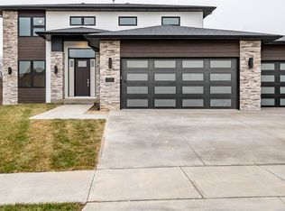 1315 Ava Cir, Iowa City, IA 52246