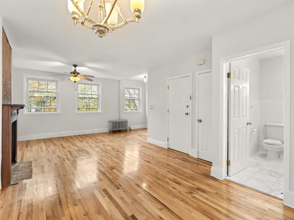 180 East Fifth Street image 2 of 12