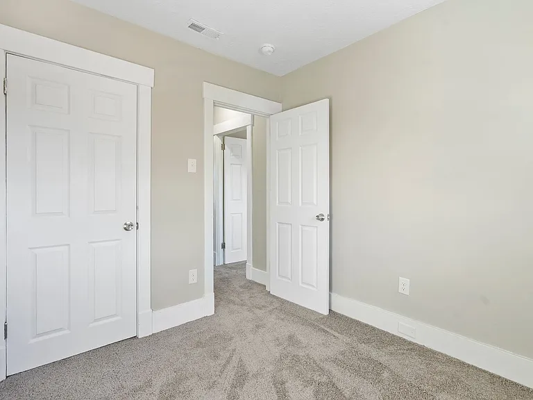 329 Quincy Ave — Photo 25