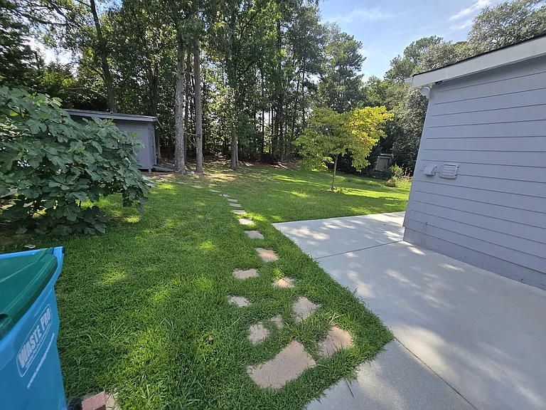 2155 Monterey Dr — Photo 10