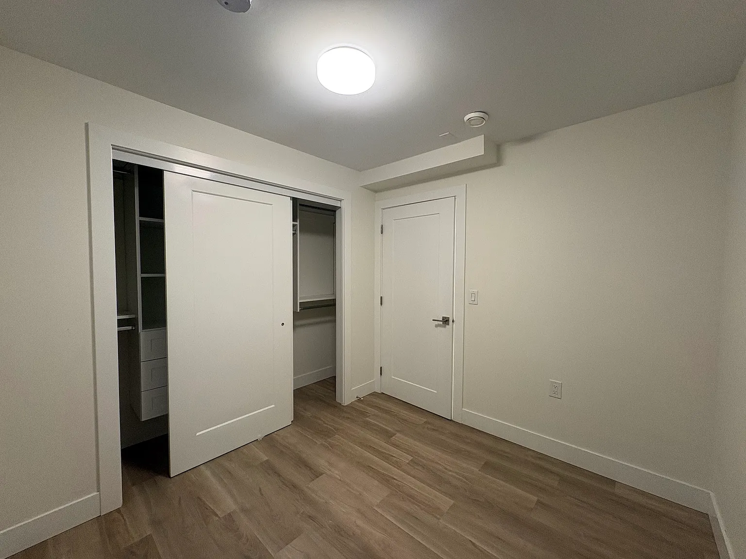 2 bed, 800 sqft, $1,950 — Photo 3