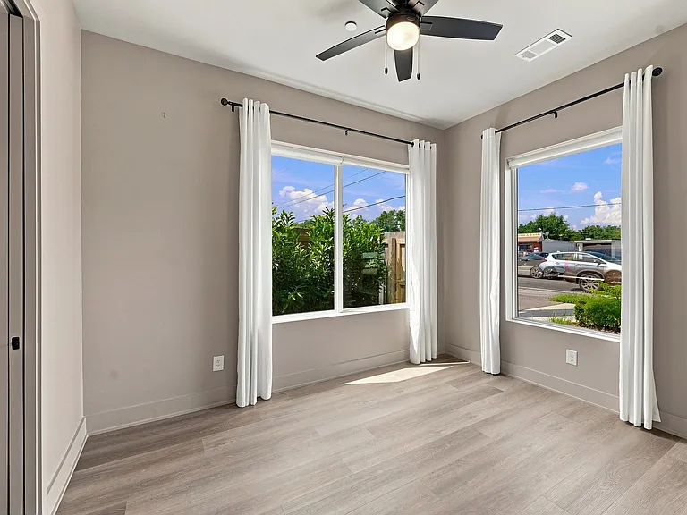 1090 Haysboro Ave #113 — Photo 16