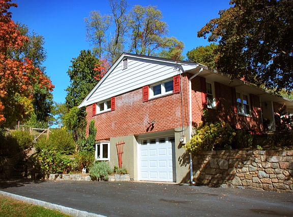 3rd image of 17 Arlington Ct