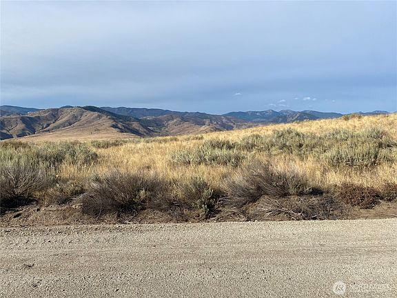 4th image of 2 Riverbend Overlook