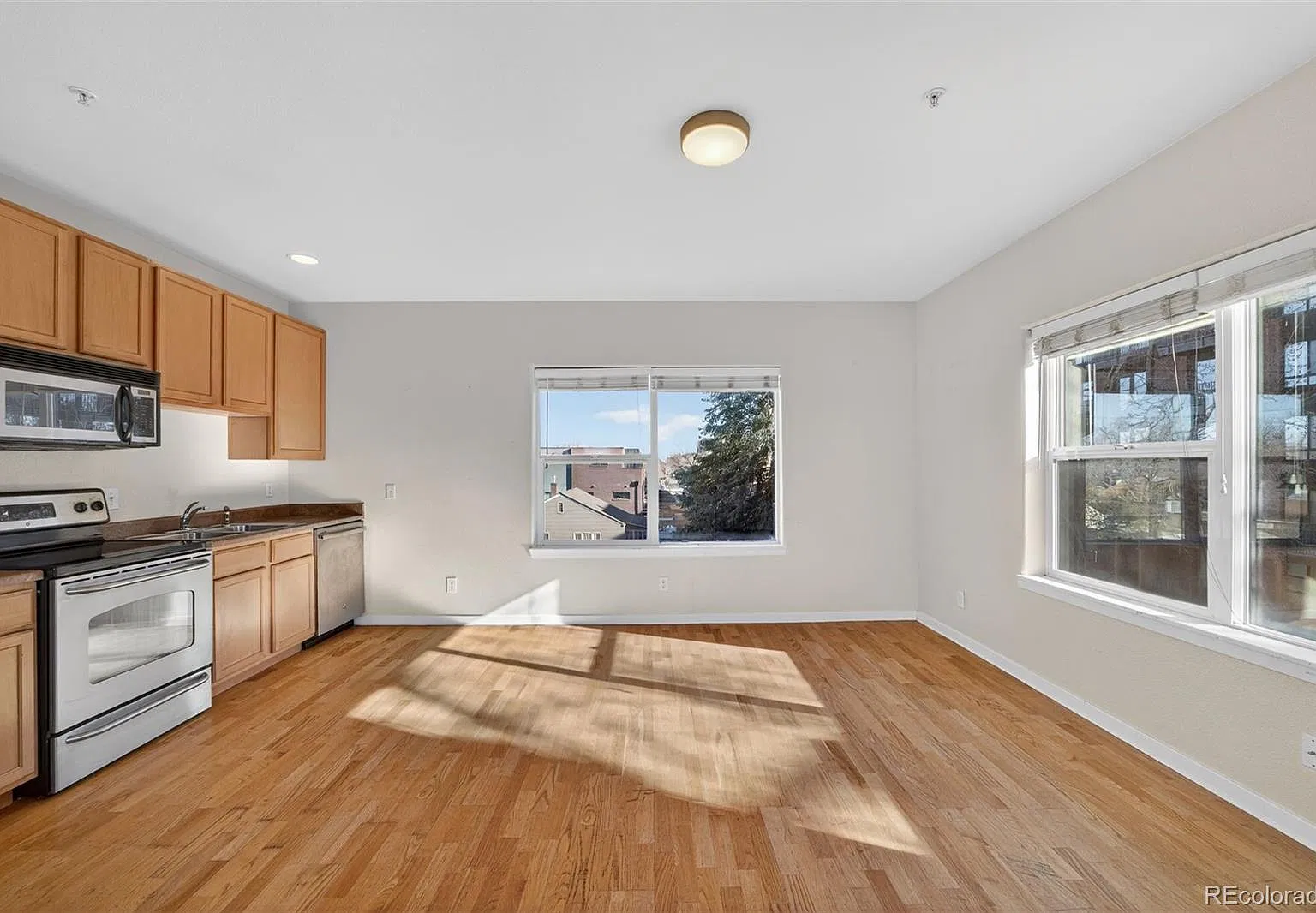 2389 S High St — Photo 4