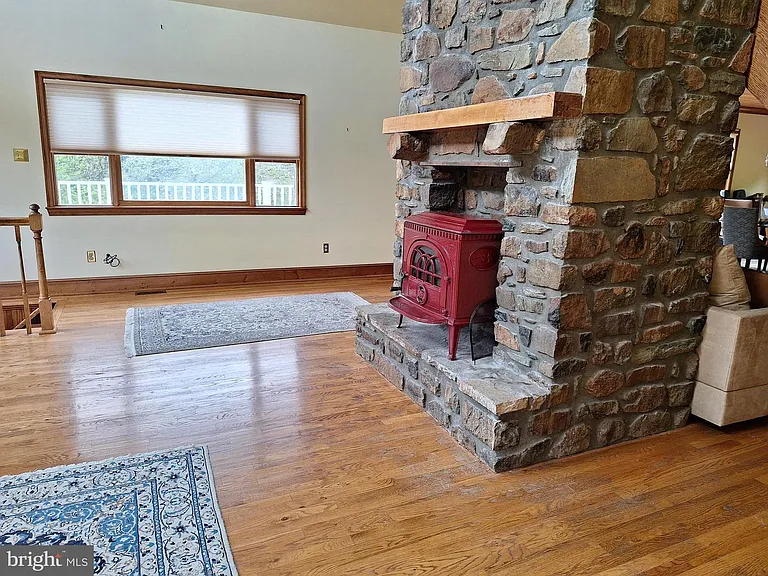 9078 Knoll Run Ln — Photo 16