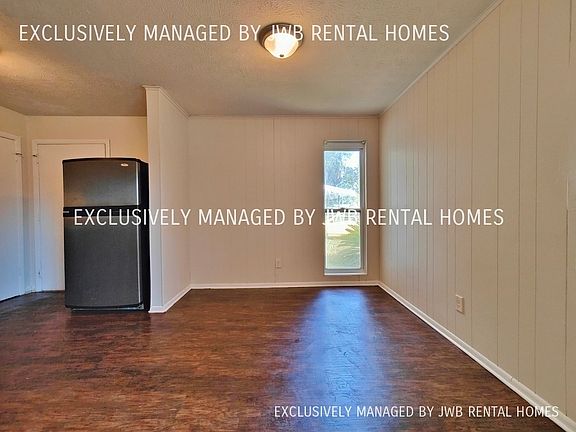 4th image of 2652 Guerad Dr E