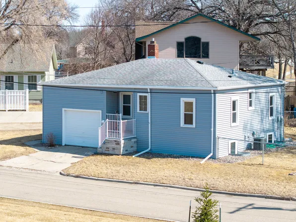 435 5th Ave SW, Valley City, ND 58072