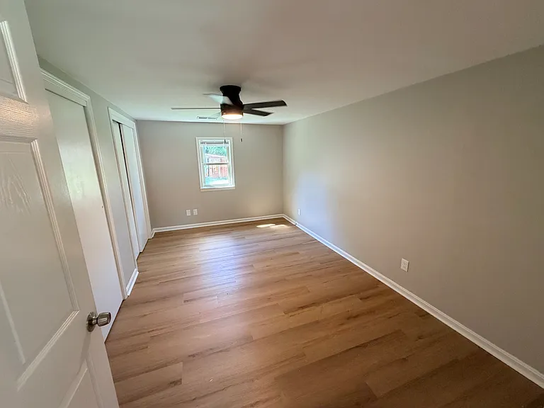 241 Kahl Ct — Photo 11