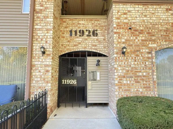 11926 West Mill ROAD #7, Milwaukee, WI 53225