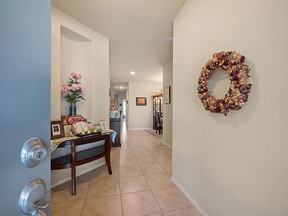 4th image of 520 Rustic Oak Ln